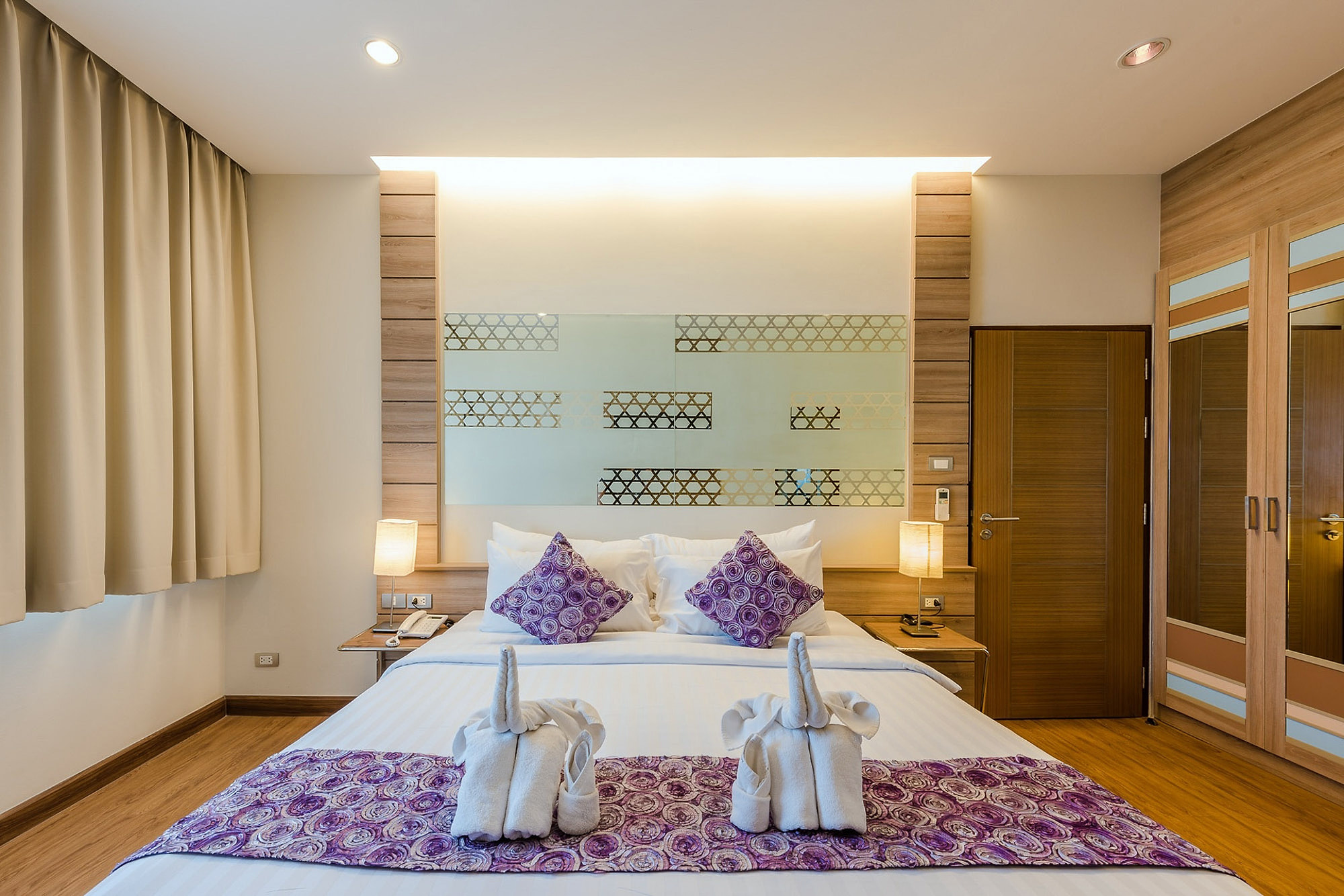 Chiang Mai Style (King Bed)